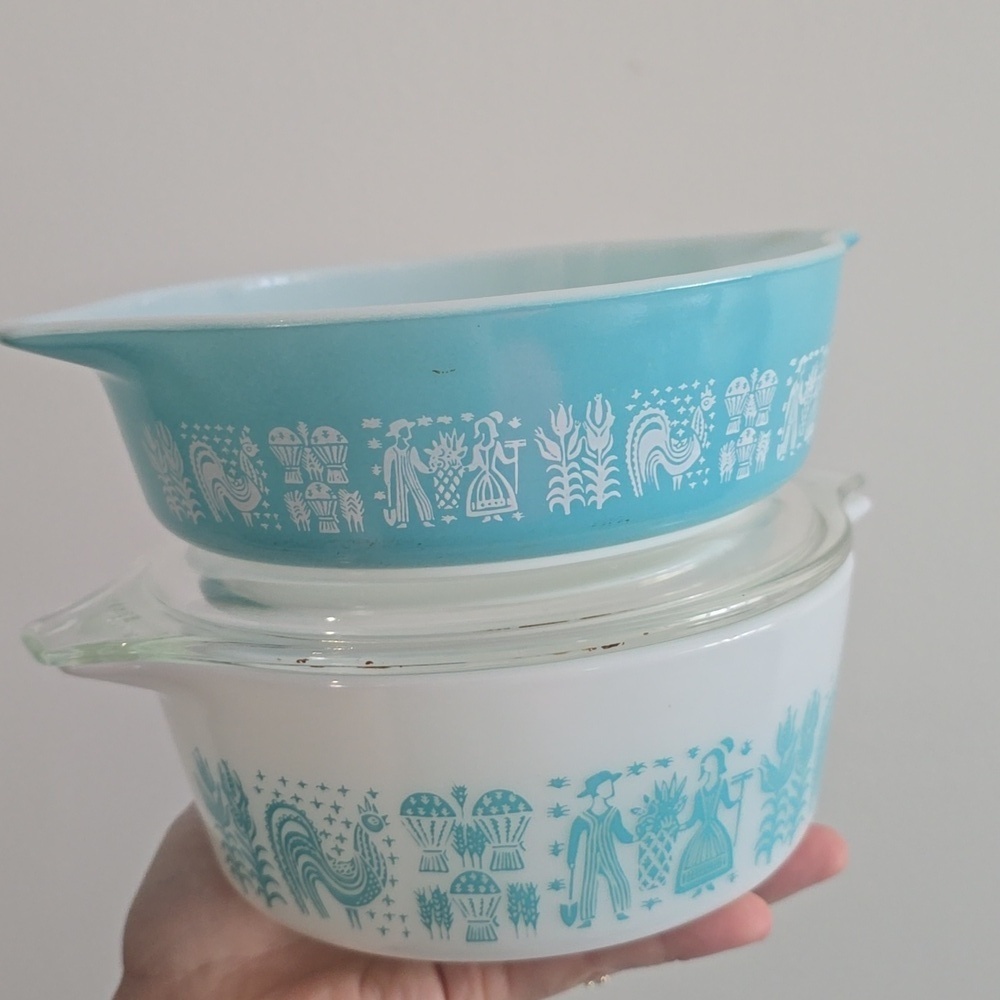 Vintage Pyrex Butterprint Amish Casserole Dish Set - Picture 2 of 8